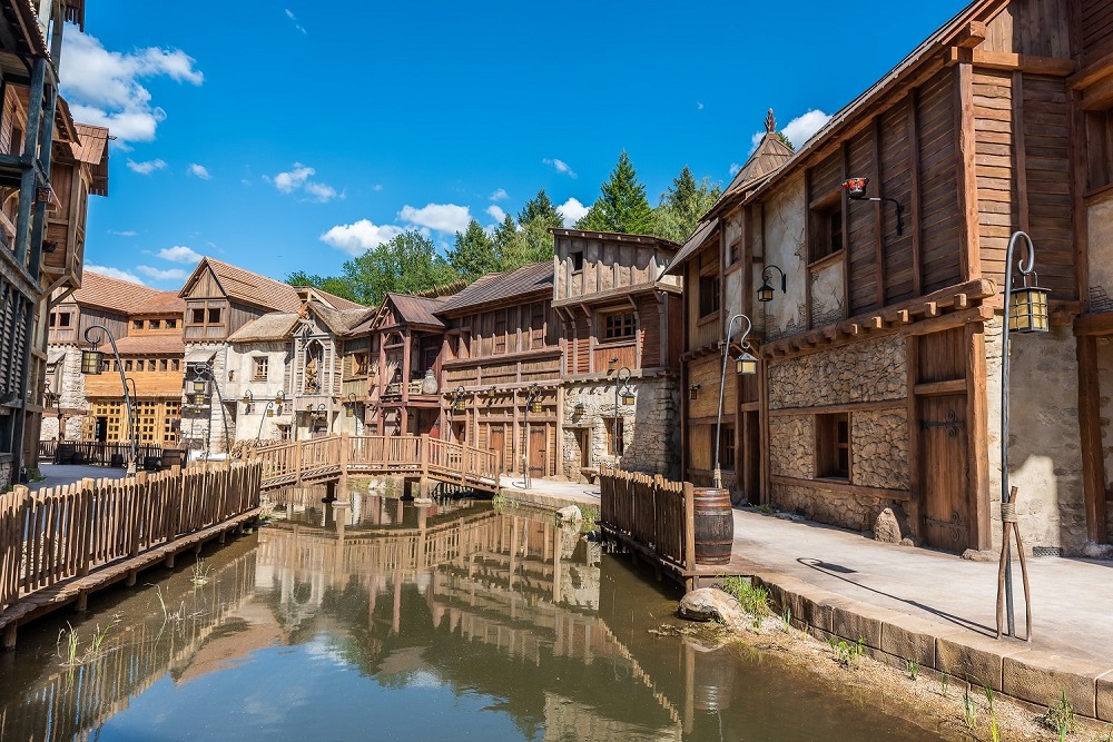 Les Quais de Lutèce at Parc Astérix