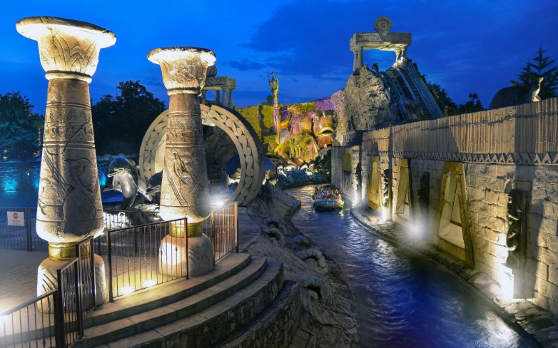 Gardaland Night is Magic